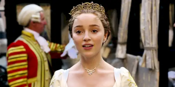 Daphné porte un diadème dans Netflix