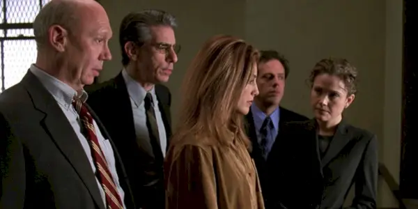 L'équipe SVU dans la salle d'audience de Remords