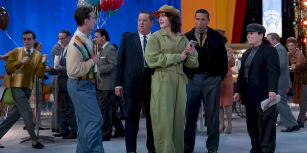 Rachel Brosnahan a Alex Borstein v 5. sezóně The Marvelous Mrs. Maisel