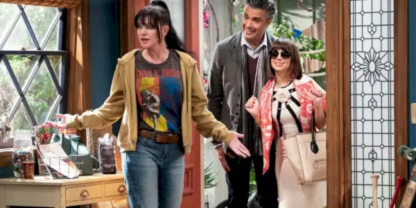 Jackie (Pauley Perrette) vypadá v Broke šokovaně