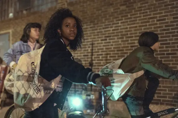 Camryn Jones, Riley Lai Nelet, Paper Girls