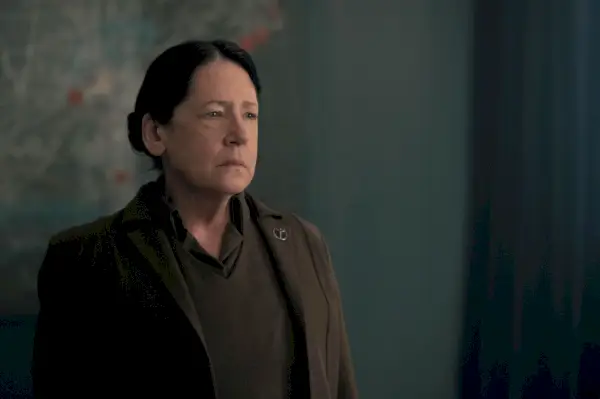 ann dowd, služebná