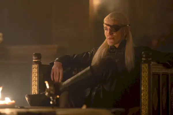 ewan mitchell, dům draka, sezóna 2