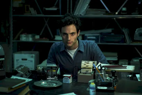 charlotte ritchie, penn badgley, tú, temporada 4