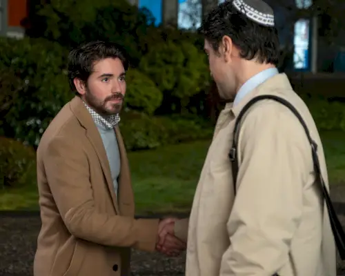 Noah galvin jako doktor asher wolke, dobrý lékař, sezóna 7