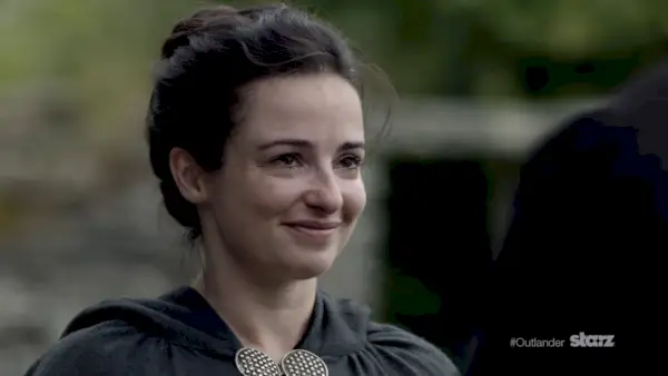 Laura Donnelly como Jenny Murray em Outlander