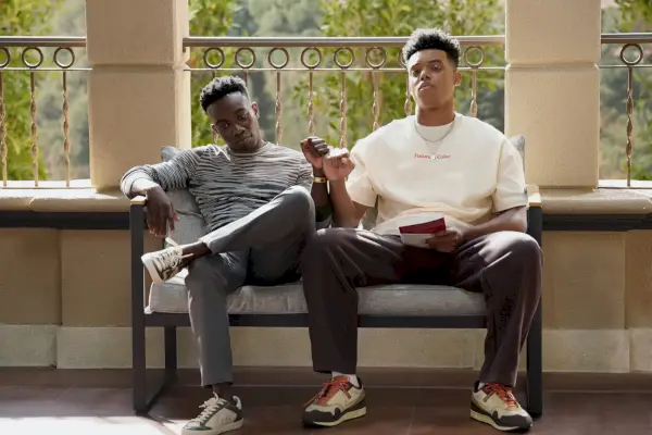 bel air sezóna 3, olly sholotan jako Carlton a jabari banky jako vůle, když sedí na lavičce