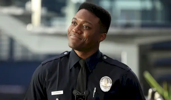 Aaron Thorsen lascerà The Rookie? Scopri se questo poliziotto preferito dai fan è sopravvissuto