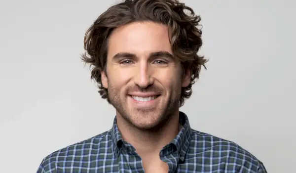 Young & Restless’ Conner Floyd dáva fotky z divokej svadby so svojou lady Love, ktoré hovoria, v podstate, nie, žiadna „šanca“, že sme si niekedy užili toľko zábavy