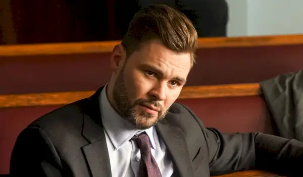 Dør Adam Ruzek i Chicago P.D.? Hva skjedde etter at han ble skutt