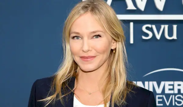 Kelli Giddish begrüßte drei Kinder, während sie Rollins auf SVU spielte: „Es könnte ein Rekord werden“