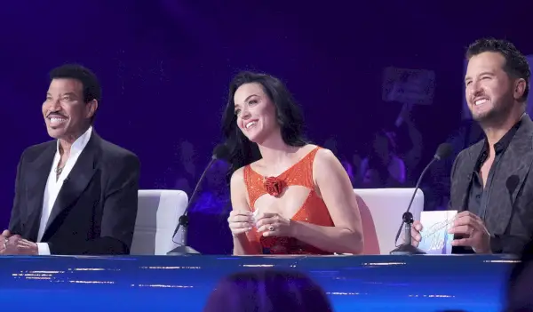 American Idol-deltager ærer den afdøde berømte musikerfar: 'All I Want Is Him Back'