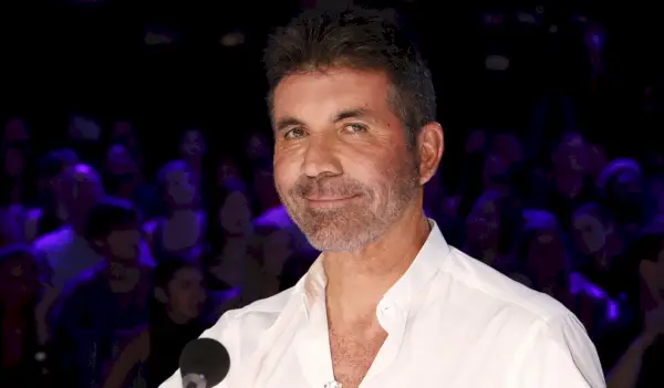 Simon Cowell pierde la voz después de quemar cuerdas vocales en un extraño susto de salud: 'Fue una tortura