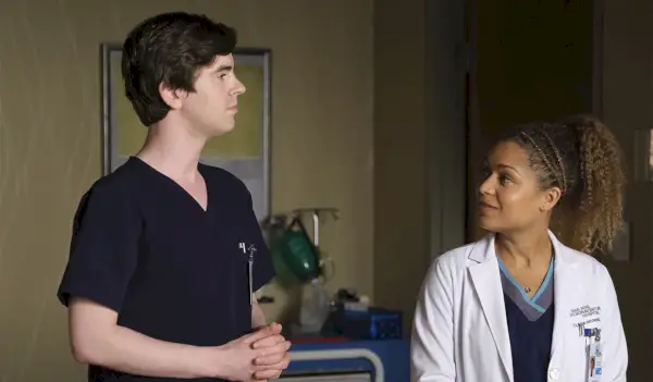 Freddie Highmore e Antonia Thomas, O Bom Doutor