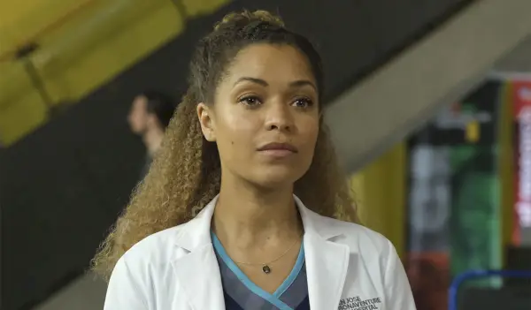 A *real* razão pela qual Claire deixou o bom doutor - e por que ela está retornando antes do final