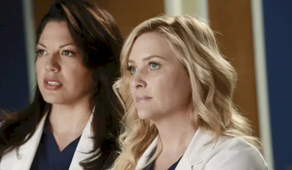 Whoa... Il dirigente di Grey's Anatomy fornisce indizi sulla relazione di Calzona mentre Arizona ritorna