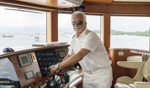 Capitão Lee, abaixo do convés