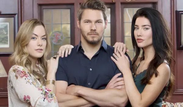 Jacqueline MacInnes Wood, Scott Clifton i Annika Noelle