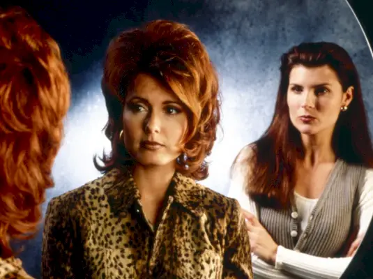 ODVÁŽNE A KRÁSNE, zľava: Tracey E. Bregman, Kimberlin Brown, 90. roky, 1987– . ph: Monty Brinton /© CBS / Courtesy Everett Collection