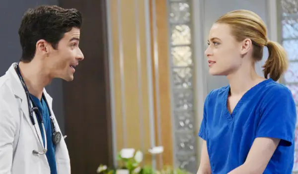 Matt Cohen y Hayley Erin