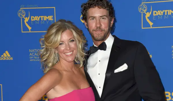 Laura Wright, Wes Ramsey asiste a la 49ª edición de los Premios Emmy diurnos en el Centro de Convenciones de Pasadena el 24 de junio de 2022 en Pasadena, California© Jill Johnson/jpistudios.com310-657-9661