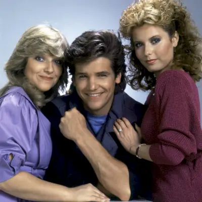 OS JOVENS E OS INQUIETOS, a partir da esquerda: Beth Maitland, Michael Damian, Tracey E. Bregman (ca. 1980, 1973-, ©CBS/cortesia Everett Collection
