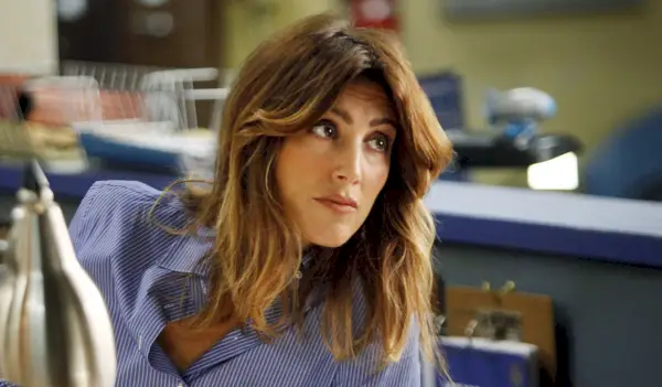 Por que Jennifer Esposito deixou o Blue Bloods? Ela chamou a CBS de ‘absolutamente vergonhosa’ por suspendê-la sem remuneração
