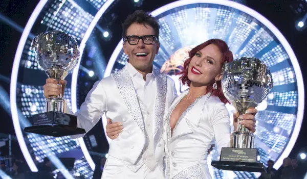 Bobby Bones, Sharna Burgess