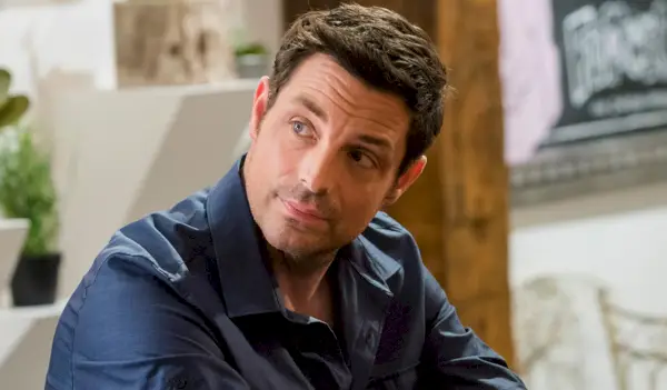 Die Frau von Hallmark-Star Brennan Elliott teilt emotionales Krebs-Update: „Jeder kann es nur vermuten“