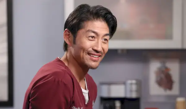 Brian Tee révèle la *seule* chose qui le pousserait à retourner à Chicago Med