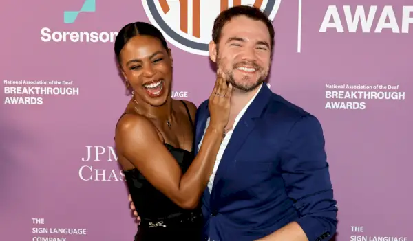 Britt Stewart von „Dancing With the Stars“ verrät, dass ihre Hochzeit mit ihrem ehemaligen Partner „nicht verhandelbar“ sei