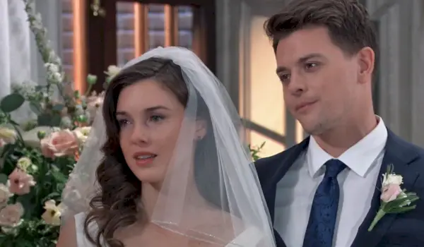Michael og Willow sier 'I Do' - men bryllupsfeiringen blir avbrutt av [Spoiler]