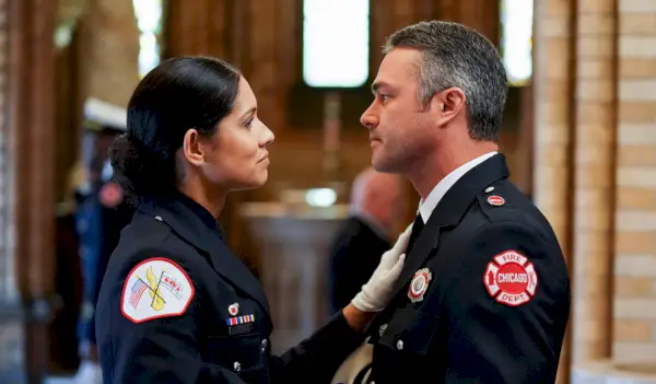 Chi è il nuovo pompiere di Chicago Fire? La sostituzione di Gibson potrebbe rappresentare una grave minaccia per Stellaride
