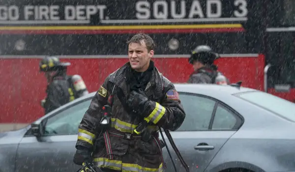 Jesse Spencer jako Matthew Casey ve filmu Chicago Fire