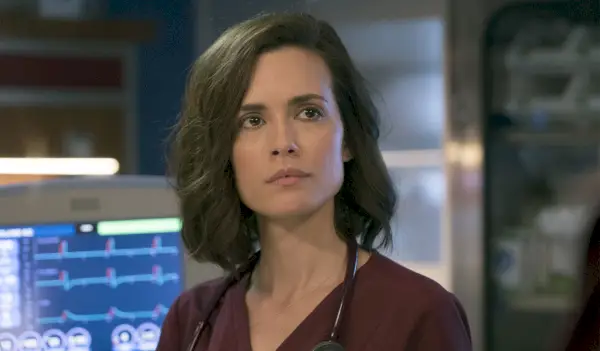 나탈리 매닝(Natalie Manning)이 시카고 메드(Chicago Med)를 떠난 이유는 무엇입니까? Torrey DeVitto가 그녀가 탈퇴한 *진짜* 이유를 밝힙니다.
