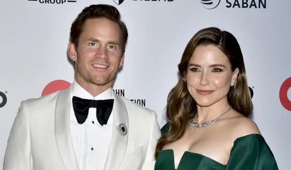 Chicago P.D.s Sophia Bush avslører den *virkelige* grunnen til at hun skilte seg fra mannen sin