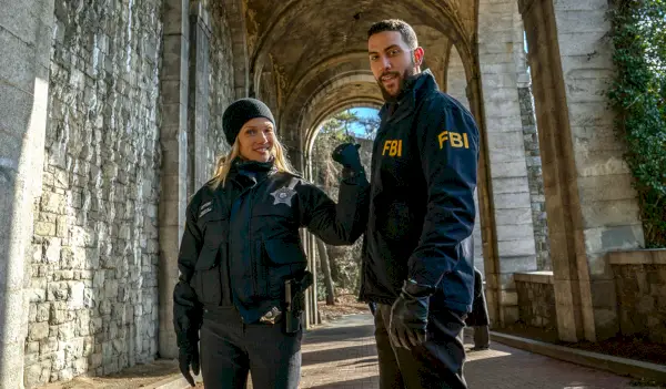 Tracy Spiridakos konečně řeší zvěsti, že se přestěhuje do *toto* show Dicka Wolfa po Chicago P.D. Výstup