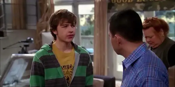 Parce que Jake d'Angus T. Jones n'a pas été d'hommes et de moitié ces dernières années