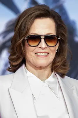 Headshot Of Sigourney Weaver In The James Cameron And Jon Landau Handprints And Footprints Ceremony.