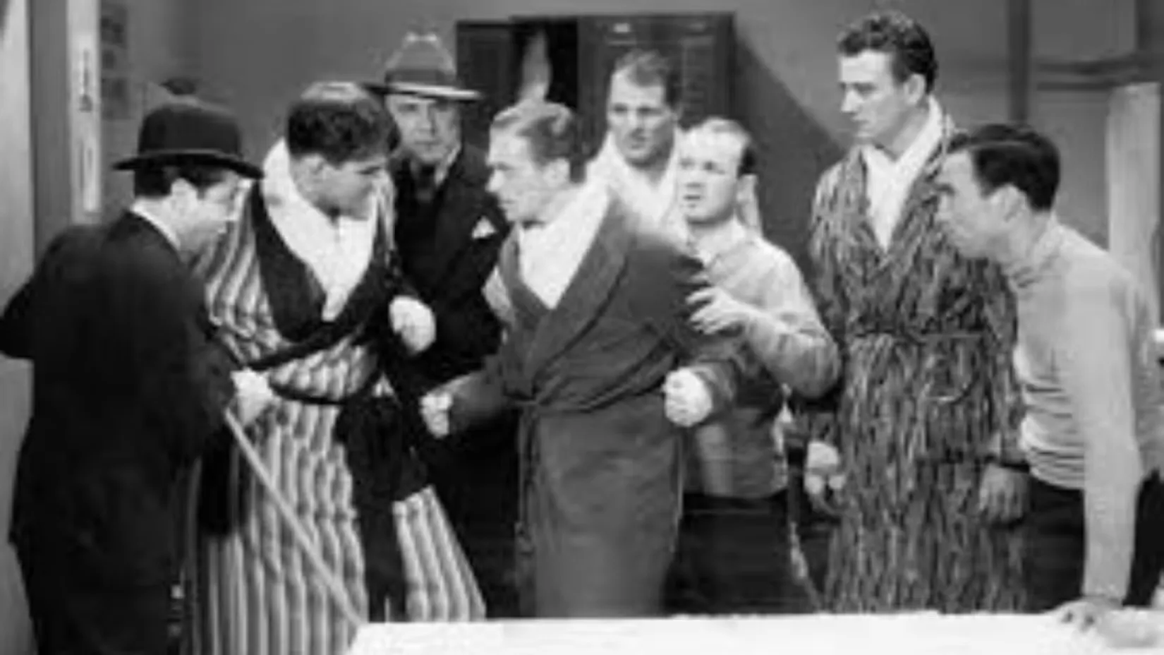 צוות השחקנים של 