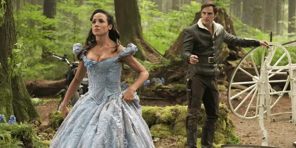 Hvorfor introducerede Once Upon en tid to forskellige Askepotte