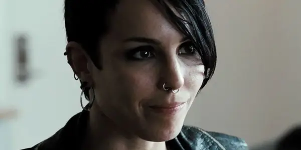 왜 스티그 라슨의리스 베스 살란 더 (Lisbeth Salander)가 9 년 동안 3 명의 다른 여배우가 연기 한 이유