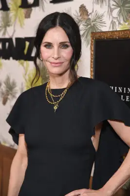 Headshot Of Courteney Cox In The Los Angeles Premiere Of Warner Bros. Television