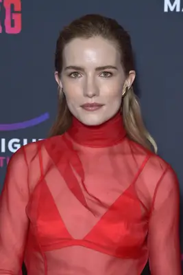 Headhsot Of Willa Fitzgerald