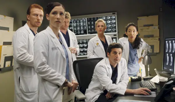 'Há toda essa história': o retorno da anatomia de Grey que emocionaria um personagem - e decepcionaria outro
