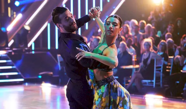 マーク・バラスがダンシング・ウィズ・ザ・スターズを降板した理由は?チャーリー・ダメリオとの勝利後、次のシーズンは「体が理解できなかった」
