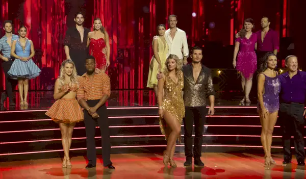 Dancing With the Stars Pro afslører den hjerteskærende 'Hårde del' af hendes skilsmisse fra hendes medstjerne