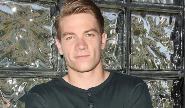 Lucas Adams, de Days of Our Lives, se casa com a co-estrela que roubou seu coração