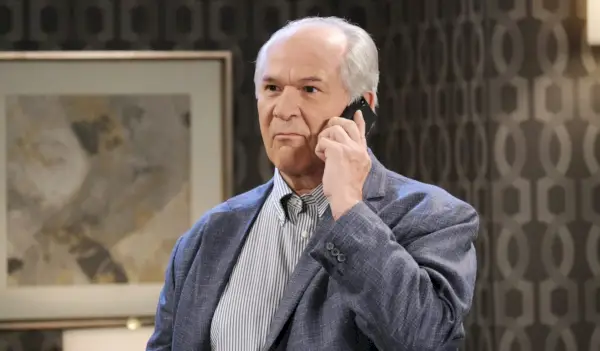 『Unrest in Peace: Days of Our Lives』の「コンスタンチンは死んだ…しかし*まだ*大混乱を引き起こすことは終わっていないかもしれない!」