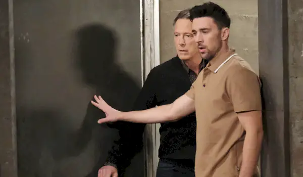 Steve regresa con noticias sombrías sobre John, y Jack y Chad hacen un descubrimiento impactante